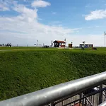 Nordseeresort & Arche Noah Апарт-отель 2*